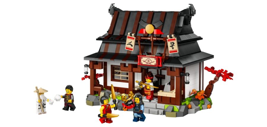 71858 LEGO NINJAGO Four Weapons Blacksmith 15th Anniversary