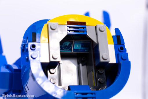 LEGO Scaled-Up Blue Astronaunt Minifigure Spaceman Benny 40921 New Release Review Brick Banter - 2026 February