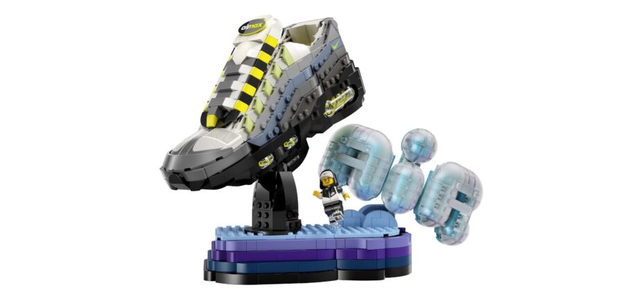 Nike Air Max 95 x LEGO set 43025 Cover