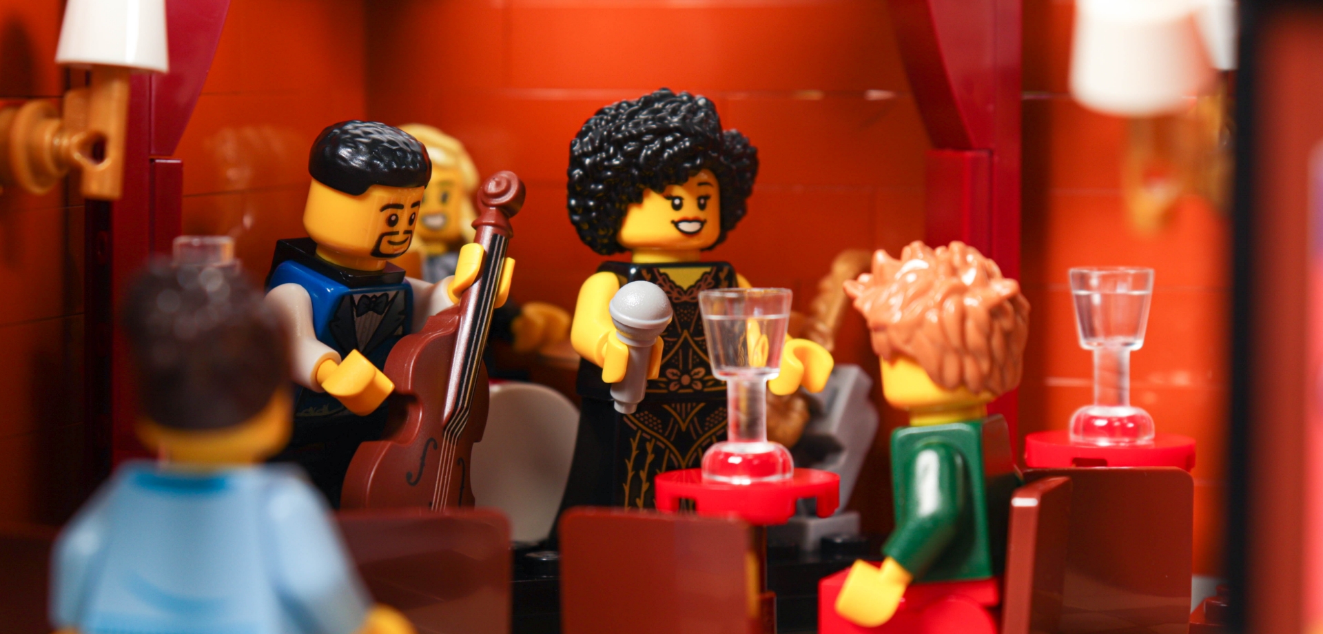 LEGO ICONS Jazz Club 10312